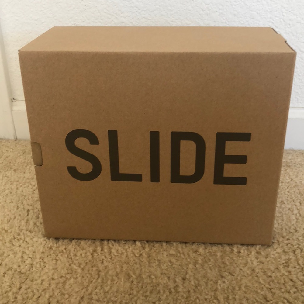 Yeezy Slide Earth Brown